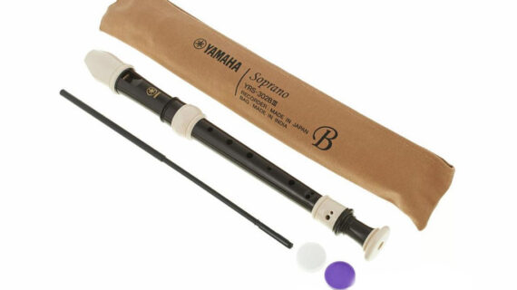 4326 YAMAHA SOPRANO FLUTE RECORDER YRS 302BIII 1